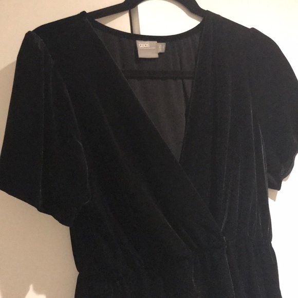 Black velvet wrap top - Picture 2 of 2
